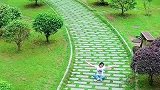 自驾游123天，偶然拍到的画面，总感觉哪里有点不对劲儿？