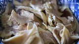 分享干炸蘑菇的小技巧，这样炸出的蘑菇外焦里嫩香气四溢