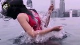 搞笑视频：好一个出水芙蓉，真是美不胜收啊！