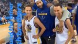 这也行!勇士主场惊现神似库里双胞胎