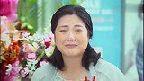 小伙感谢嫂子的养育之恩，结婚当天给嫂子下跪，众人都被感动