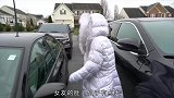 熊孩子和女友恶作剧，向男友妈妈说自己怀孕，阿姨听完啥反应