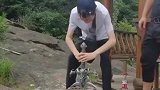 插在石头里的一把剑，谁能拔出来就归谁，剑有灵性吗