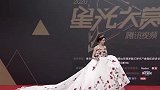 星光大赏明争暗斗，杨紫挤掉热巴站C位，杨幂与赵丽颖同桌无交流