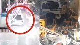 监拍：四川雅安一SUV从车库开出撞飞护栏冲进商铺致多人受伤