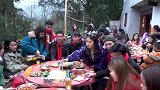 湖南姑娘出嫁，嫁妆好多，伴娘个个是大美女