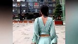 成都街拍的小姐姐，看背影是传说中4A腰吧