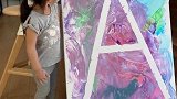 陈冠希晒两岁多女儿新画作，认真画画超好