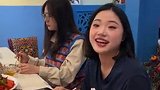 9月8日，在新疆乌鲁木齐“丝路有戏”沉浸式互动演艺街区，记者偶遇4位从湖南远道而来的大学毕业生