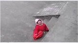一岁留守女孩对着监控喊爸爸，什么让人感到心痛？