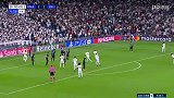 下半场补时第5分钟皇家马德里球员瓦拉内射门 - 打偏