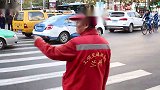 她们是铿锵玫瑰，不爱红装爱武装