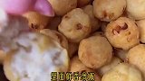豆腐加鸡胸肉这样做太好吃了，外皮酸甜酥脆里面鲜香嫩口，解馋