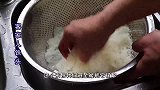 做米粉？别总觉得炒着吃才香，这做法，我家当早餐吃一周能吃5次