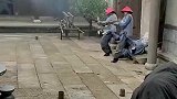 前面都是真摔，最后那兄弟导演我害怕疼