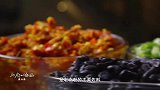 老广的味道老友粉在爆炒中香气扑鼻，好想来一碗