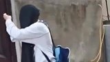 美术写生遇社恐男孩衣服蒙头开门回家