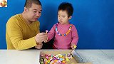 亲子互动玩串珠，色彩多样的项链！