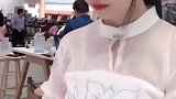 请问你会花一个月的工资给你男朋友买件礼物吗