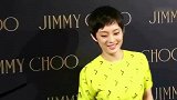 孙俪晒新记事本迎接2021封面贴小花妹妹手写标签