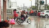 新买的猛蹬125，也赶不上8手面包车，人家那个不漏雨啊