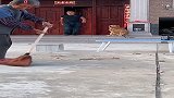 尊重老人的狗，太聪明了