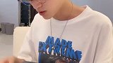 表演一下吵架时男友是如何服软~#女友视角