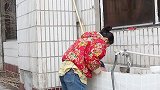 新婚夜儿媳发高烧，婆婆心疼去买药，回家后才知自己儿子不是人