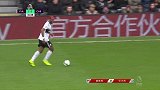 伊瓜因干扰阿扎尔前场抢断 阿扎尔一条龙耍倒后卫劲射遭扑