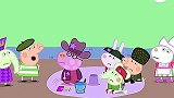 小猪佩奇：佩奇和同学们都想在沙坑里玩吵起来了！