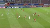 乌兹三叉戟展开猛烈进攻 亚赫希博耶夫外围怒射稍稍偏出球门