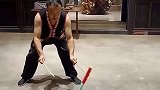 师傅展示非遗打花棍，节奏感十足