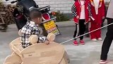 手艺人做儿童螃蟹车，欢乐满满羡煞旁人
