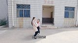 美女中了人贩圈套，危急时刻嘉浚及时出手，人贩仓皇而逃