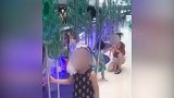 北京女童商场内触电倒地大哭 商场：设施没接地线保护
