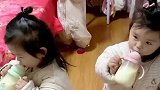 相差一分钟的三胞胎姐妹，二宝总像大姐姐一样，照顾两个姐妹