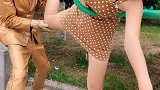 哎呀妈呀，这是啥东西啊，你居然塞我嘴里