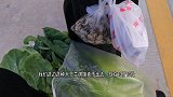 大家喜欢吃这种菜吗？芥兰笋和猪肉一起炒，特别好吃