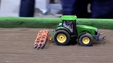 为什么拖拉机模型玩具能够模拟农场的真实运作环境？