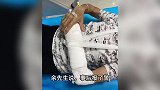 男子骑车撞倒2名老人逃逸，家属称老人骨折受伤比较重，交警回应