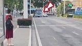司机集体玩龟兔赛跑，把自己玩成龟