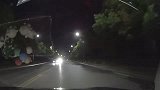 两口子吵架就别害旁人了，车主也是上有老下有小