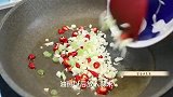 大厨教你做道拿手菜，营养又解馋，逢年过节还得是吃它