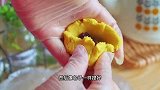 我家早餐经常吃，南瓜豆沙饼，香甜软糯，好吃不腻，做法很简单