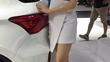 车模小姐姐身材不错，真是堪称极品！