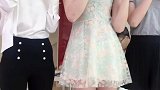 三个小姐姐同时比心你会收下那颗心呢