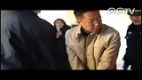 娱乐播报-20111215-实拍李阳离婚案开庭审理神情凝重