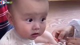 打针护士是美女，孩子反应亮了！小小年纪想法不简单呐！