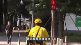 骑电动车不戴头盔，通报单位！一地通告