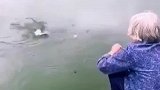 老奶奶钓鱼，愿者上钩
